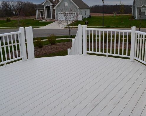 Mequon landscapers install low-cost, low-maintenance composite decks for homes in Mequon, Whitefish Bay, North Shore, and beyond