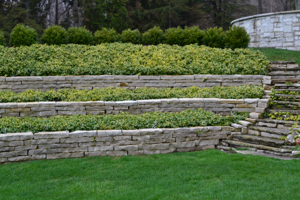 Flagstone Retaining Wall and Stairs Installer for Ozaukee County