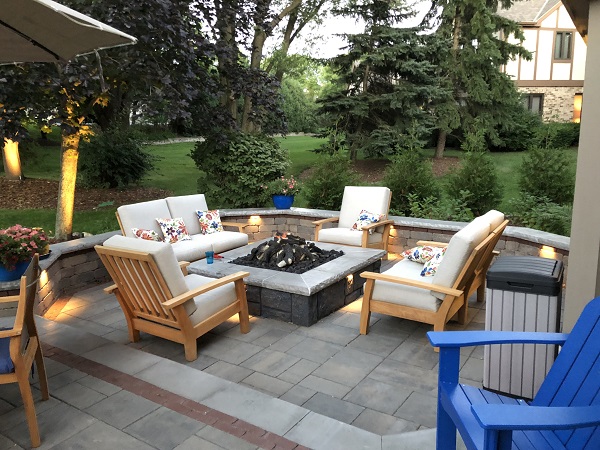 Custom fire pit design and construction in Milwaukee, Waukesha, Ozaukee County