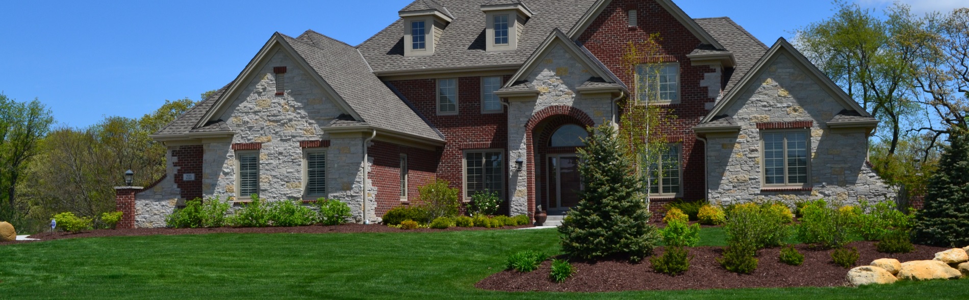 Front entrance and yard to Brookfield Wi Home